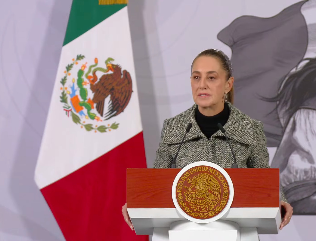 La Presidenta Claudia Sheinbaum en conferencia matutina informando sobre el apoyo legal a migrantes con fondos del sorteo de la Lotería Nacional.