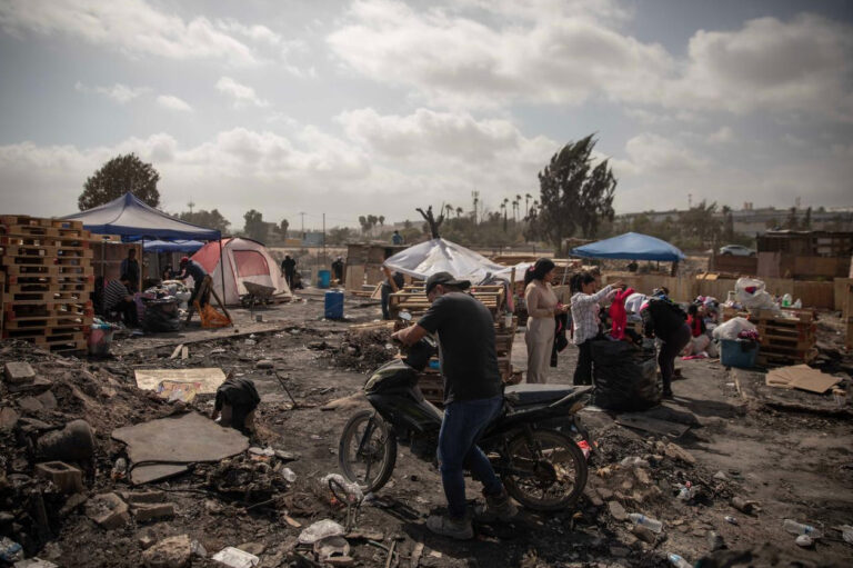 Tijuana: vecinos y colectivos ayudan a levantar nuevamente el Cañón del Padre tras incendio