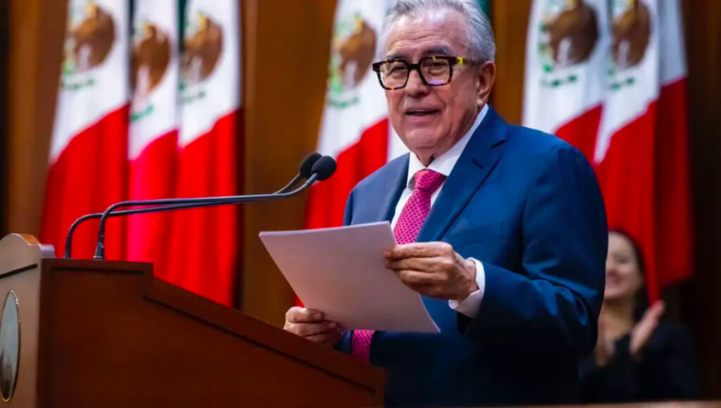 Imagen gráfica con texto 'Petición de desafuero: Rocha Moya bajo investigación de EE.UU. por narcotráfico' y el logotipo de Movimiento Ciudadano sobre una foto del gobernador en el podio.