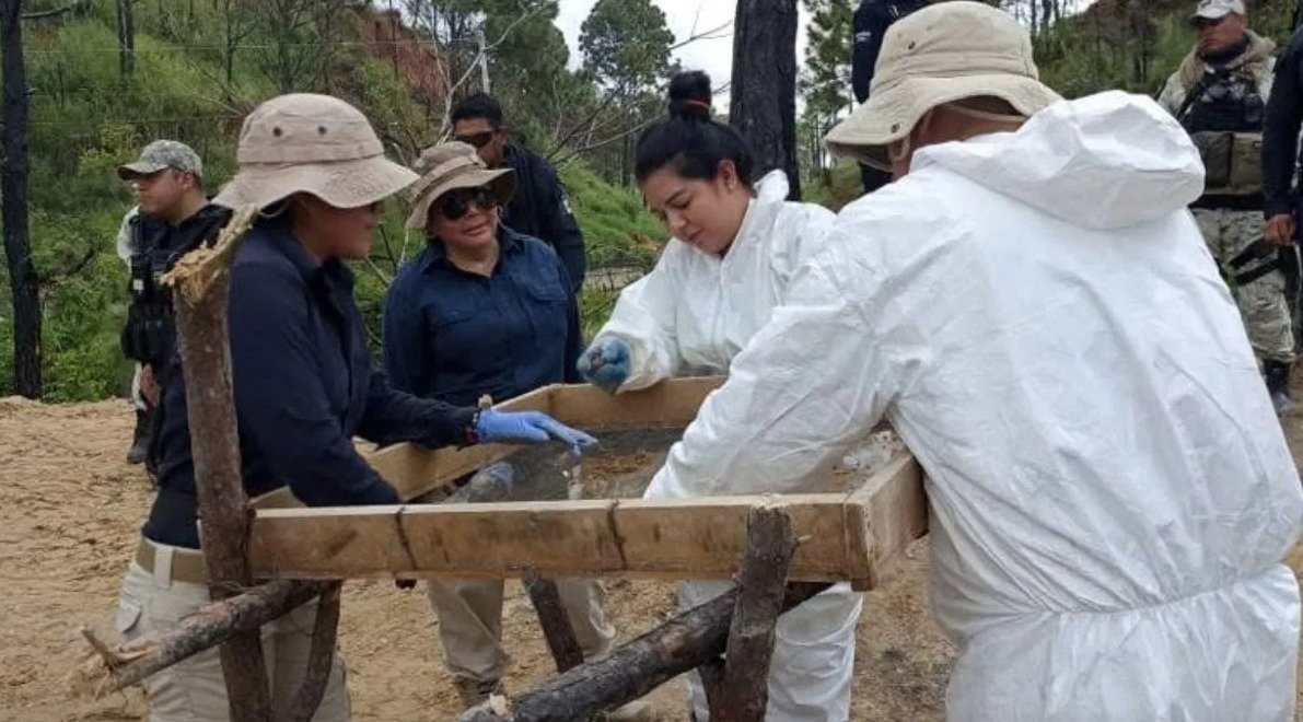 Zacapu: Buscadoras reportan hallazgo de 1,600 dientes de leche; Fiscalía dice no tener registro