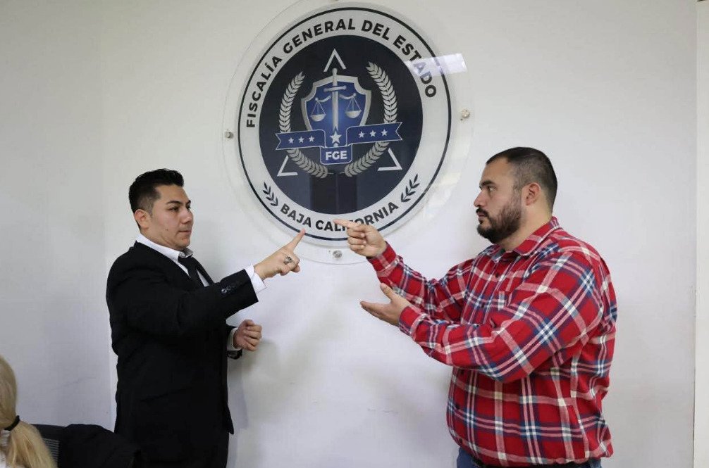 Fiscalía de Baja California fortalece atención en Lengua de Señas para la comunidad sorda