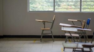 Baja California analiza suspender clases por calor y escuelas de Tijuana ya modifican actividades