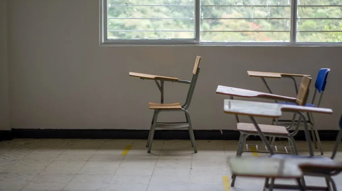 Baja California analiza suspender clases por calor y escuelas de Tijuana ya modifican actividades