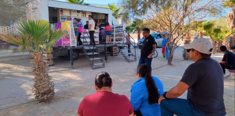 Librobús llevará 10 mil libros a 21 comunidades de Baja California, habrá títulos desde $12