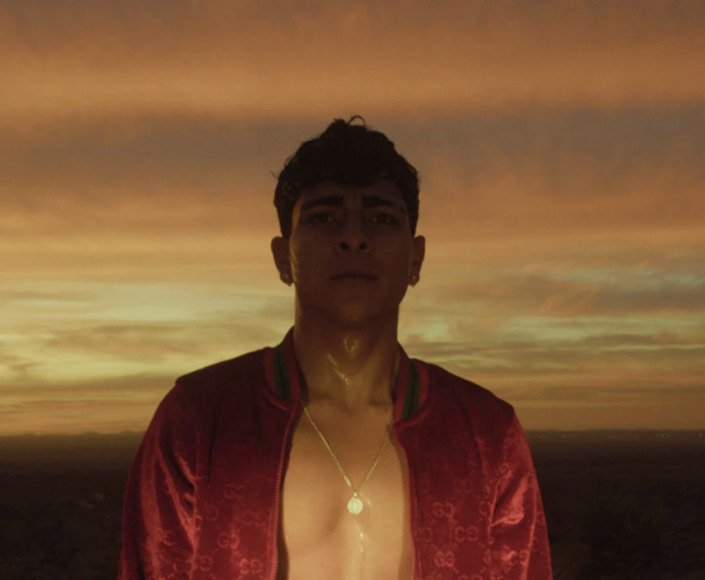 El actor Víctor Prieto en un fotograma al atardecer de la película En el camino, dirigida por el tijuanense David Pablos.